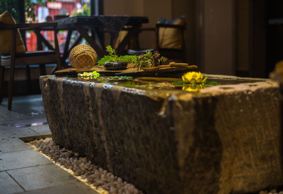 Secret Courtyard Hotel