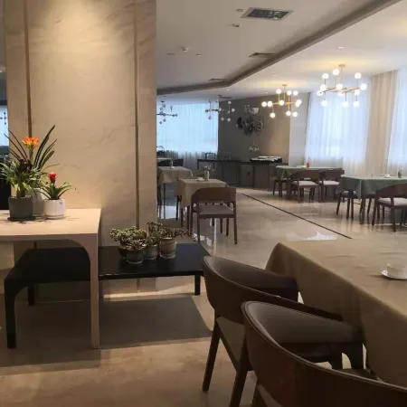 Yilin Hotel