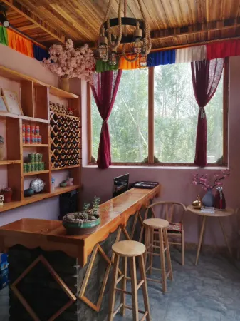 Shuiyunjian Inn Отели рядом с достопримечательностью «Sichuanlugu Lake Scenic Area»