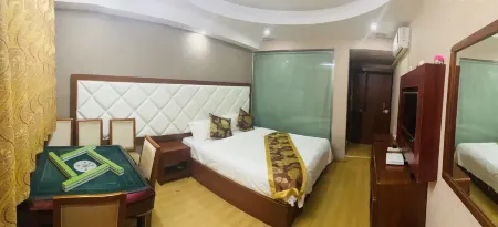 Hongyu Hotel Отели рядом с достопримечательностью «Daweishan National Forest Park»