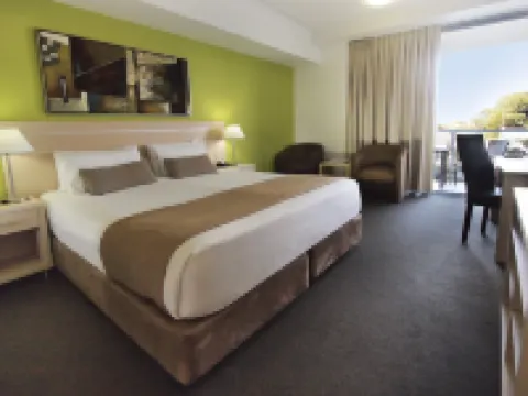 Oaks Townsville Gateway Suites Hotels in South Townsville