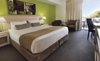 Oaks Townsville Gateway Suites