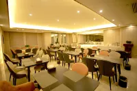 JOY Jinshang Smart Hotel (Hami Railway Station Branch of Tianma Mall) Hotels in Hami