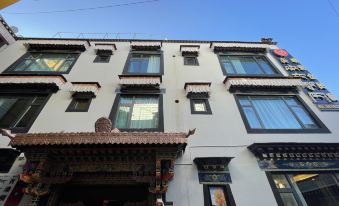 Om Cai Cang Homestay (Lhasa Zangre South Road)