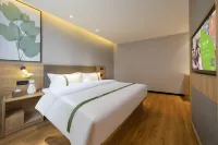 GreenTree Inn Business Hotel (Zhongxiang Zhongbai Plaza Bus Station Branch) - parking