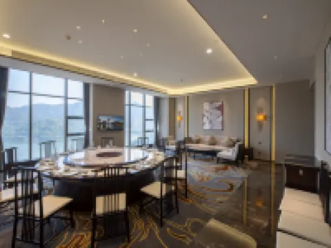 EAST LAKE HOLIDAY HOTEL Hotels in Yangchun