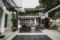 RedDoorz Near Kebon Jeruk Jakarta Hotel di Jakarta Barat