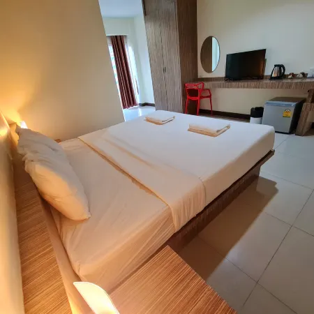 Le' Luxe Residence Отели рядом со станцией Udon Thani