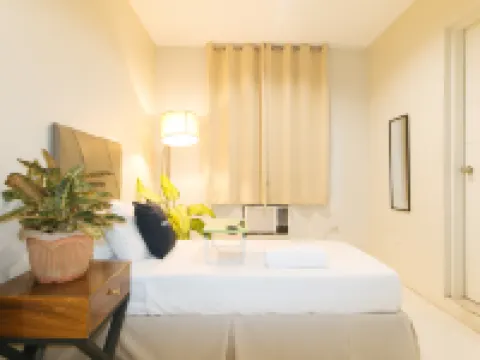 UrbanView @ Lacson Street Bacolod City by RedDoorz Hotels in Bacolod