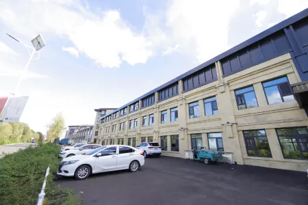 Karen Business Hotel (Changchun Longjia Airport High-speed Railway Station) Отели рядом с достопримечательностью «Changchun University of Science and Technology»