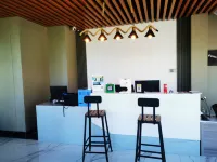 Rococo Rainforest Beach Villa Seaview Hotel (Sankuaishi Bailangtan Branch)
