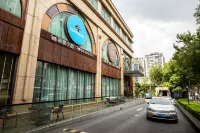 Netfish Esports Hotel (Shanghai Pudong Lujiazui Financial Street Store) Hotels in 