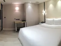 The Cloud Hotel 台中公園周辺のホテル