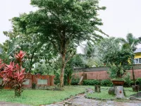 The Concept Hotel Express - formerly Chill Box Langkawi Hotel berhampiran Black Sand Beach