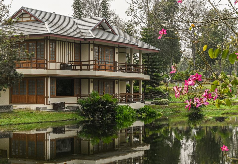 Suanphung Bonsai Village - Housity