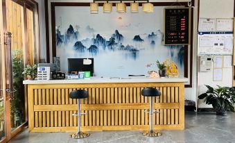 Lancang Shangyunguang Juxuan Hotel