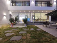 Huangchuan Banshan Xiyu Homestay (Laojunshan Zhongling Cableway Branch) Hotels near Zhongling Ropeway - Xiazhan Station
