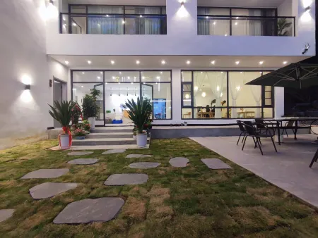 Huangchuan Banshan Xiyu Homestay (Laojunshan Zhongling Cableway Branch) Отели рядом с достопримечательностью «Jinding Taoist Temples»