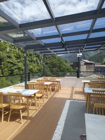 Shennongjia Yunshan Zhuli Homestay (Muyu Branch) Отели рядом с достопримечательностью «Xiangxi Yuan»