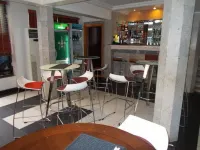 Garden City Marriott Hotel - 2-Star