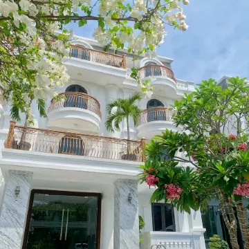 La Sera Suites An Vien