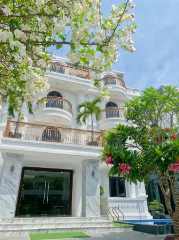 La Sera Suites An Vien Отели рядом с достопримечательностью «Музей океанографии»