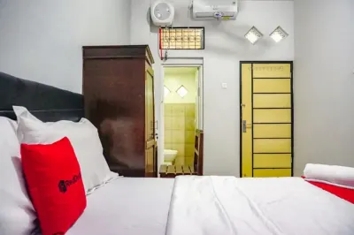 RedDoorz near Penimbangan Beach Singaraja Hotels in Singaraja