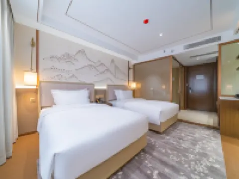 Grand Rezen Jiuzhaigou Resort Hotels in Jiuzhaigou