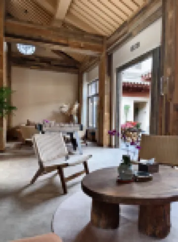 There are guest houses in Tianshui Ancient City