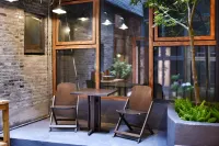 Zhi Jian Homestays (Nanning Chaoyang Square Third Street and Two Lanes Store) Hotels near Guangxi University