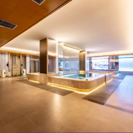 Shuigui Movie Hot Spring Hotel (Dezhou Tianqu Industrial Park Dezhou University)
