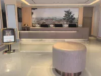 Vienna 3 Best Hotel (Lvliang Lin County Baitongyuan) - Parkplatz