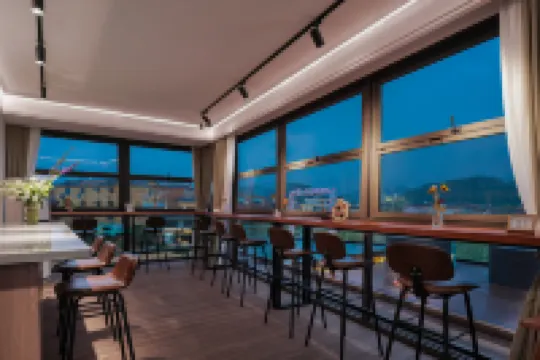 Yunding·Hanging Coffee Panoramic Hotel (Puxinqiao Branch, Puzhehei Scenic Area)