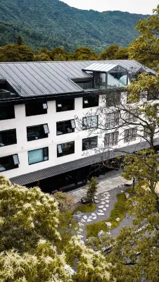 Yunman Songjian Hotel (Emei Mountain Scenic Area Zero Kilometer Branch)
