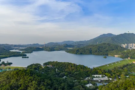 Autumn Fruit Hotel X (Shuibei Jewelry City East Lake Park Branch) Отели рядом с достопримечательностью «Quyuan»