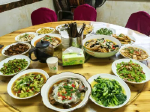 Zhuji Wuxie Chunweigé Homestay