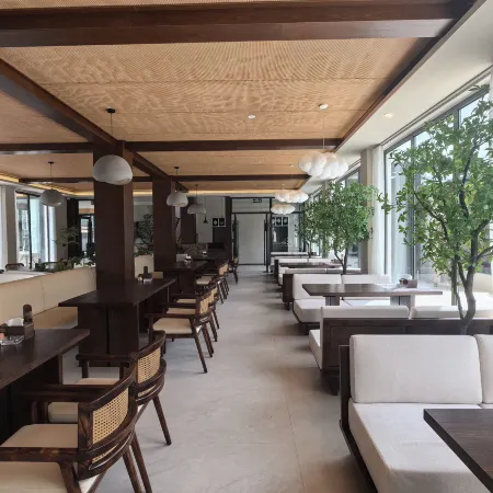 Litang Huaxi Yungu Hotel (Ririjia Village)