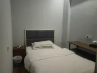 Tongjiang Yuxuan Hotel