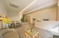 Yashun Hostel (Wuyi Square Ziyang Subway Station)