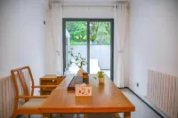 Laojieling North-South Boundary Wenquan Resort Hotel