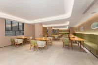 Quanji Hotel (Altay Habar River Branch) - sarapan