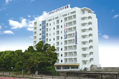 Hotel Peace Island Nago Отели рядом с достопримечательностью «Bankoku Shinryokan»