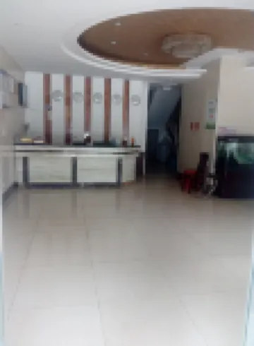 Xiangyun Hotel (Yulin Yuntiangong Cultural City RT-Mart)