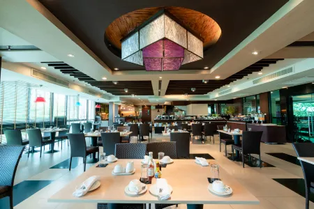 Tara Mantra Cha-Am Resort Отели рядом с достопримечательностью «Simantra Private Villas»