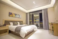 Golden Sunshine Hotel