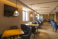 Alarun Hotel (Zhanjiang Shimao Mansion) - sarapan