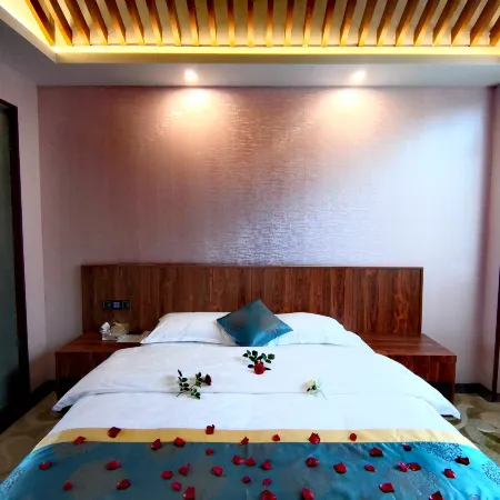 Shiping Qianhe Homestay