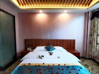 Shiping Qianhe Homestay