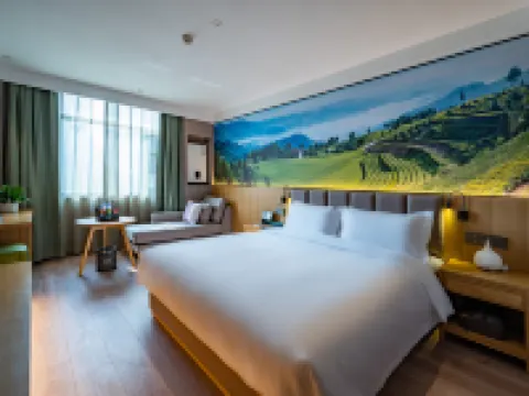 TRUE GO Hotel (Zhengzhou ITC 360 Plaza Grand Emporium) Hotels near Zhengzhou Zoological Garden