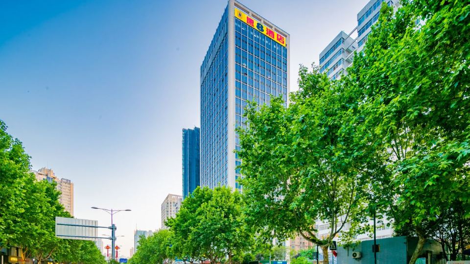 Super 8 hotel